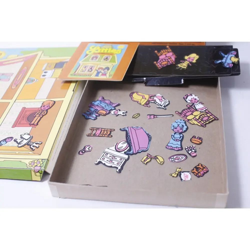 Colorforms note that